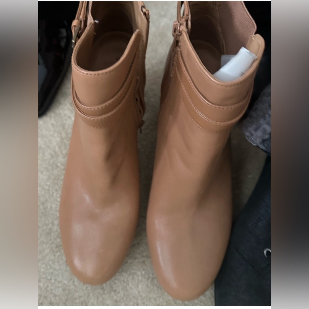 NWOT•Vionic Boot